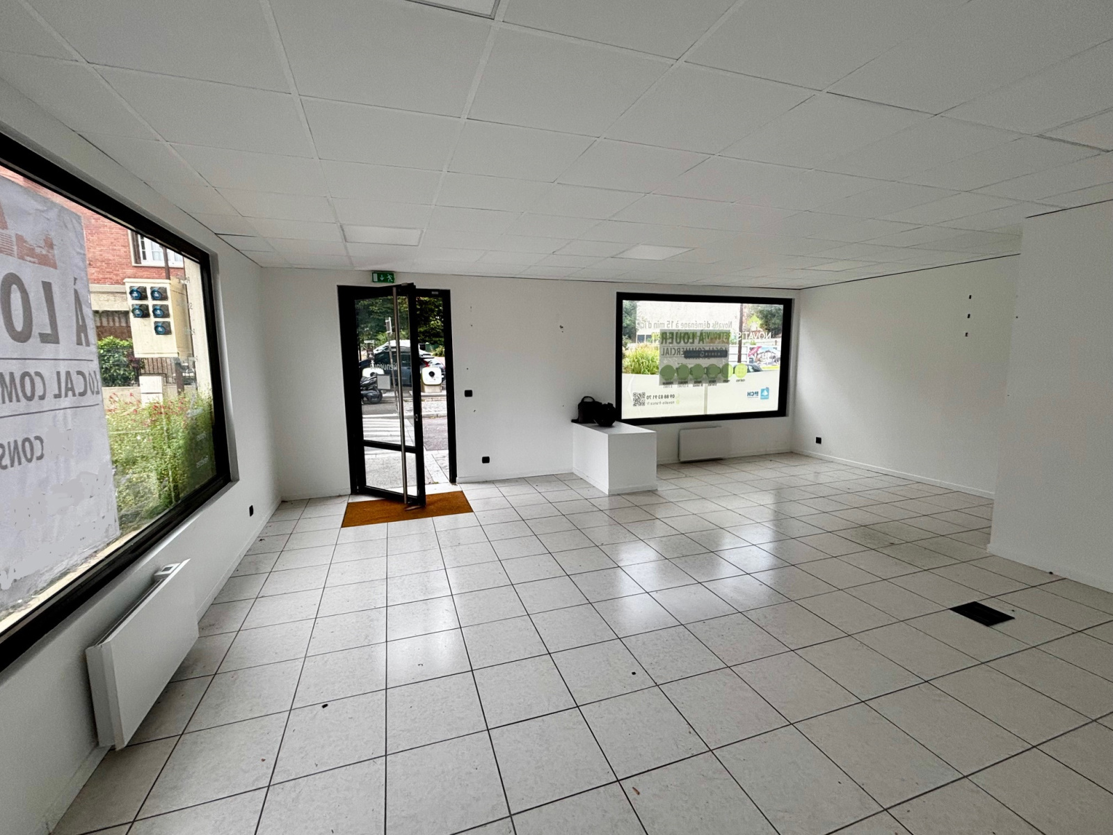 Image_, Local commercial, Versailles, ref :52-78000