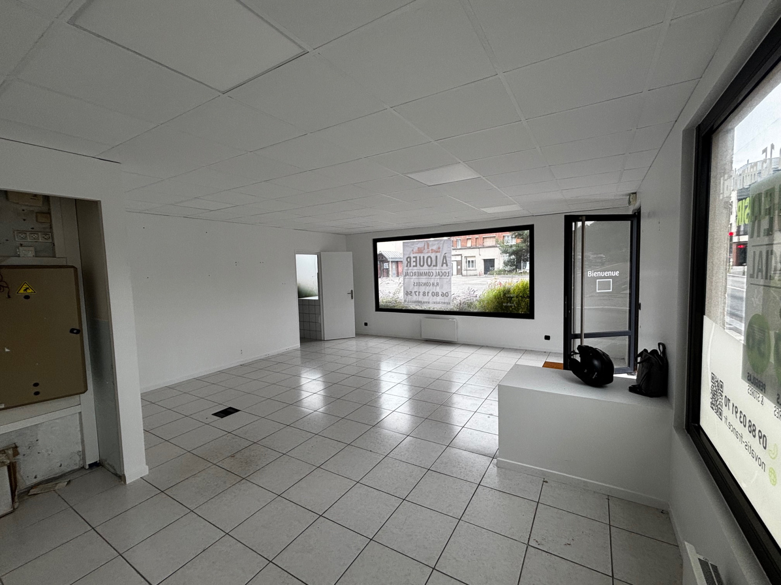 Image_, Local commercial, Versailles, ref :52-78000